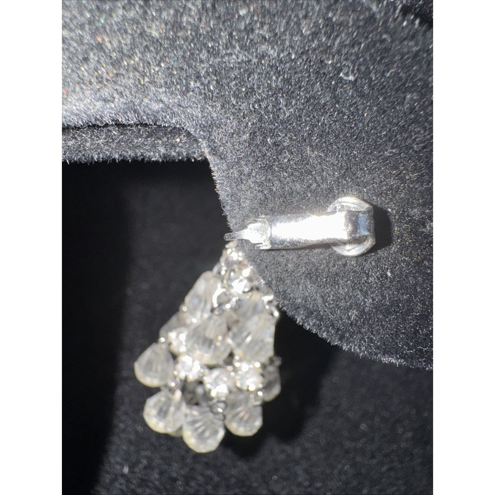 VNTG SIGNED HATTIE CARNEGIE RHINESTONE & CRYSTAL CHANDELIER EARRINGS -SILVERTONE - Picture 10 of 12